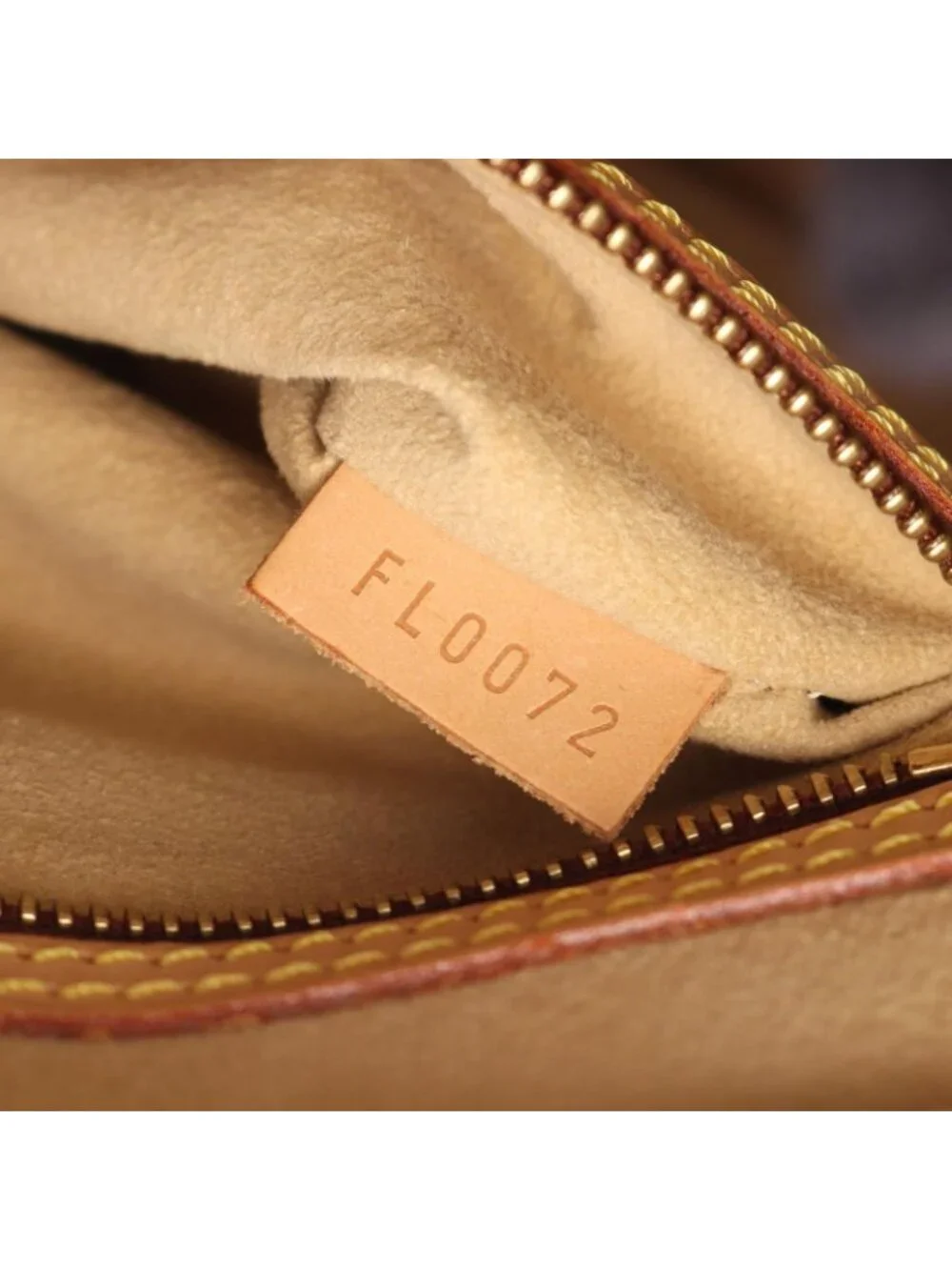 Louis Vuitton Shoulder Bag Looping MM Monogram Canvas Leather
